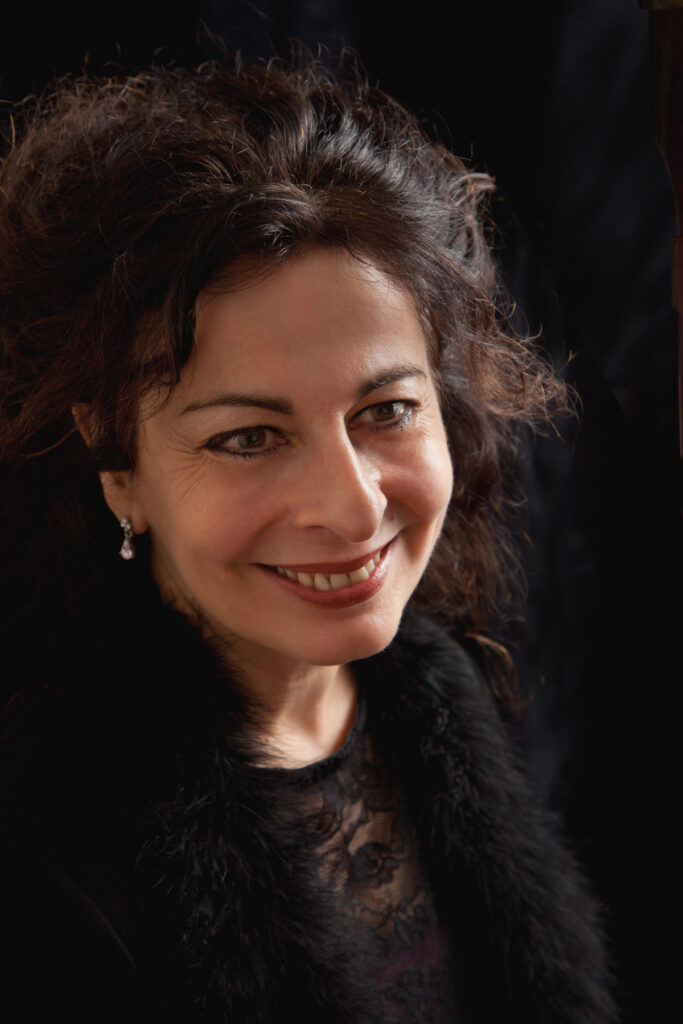 Rita-Costanzi-1_ShelleyAndKeith-Photography